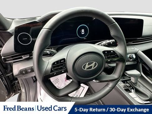 Used 2025 Hyundai Elantra SEL FWD image 15