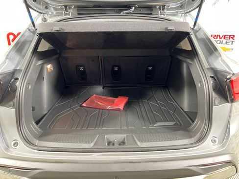 New 2026 Chevrolet Trax ACTIV w/ Sunroof Package FWD image 22