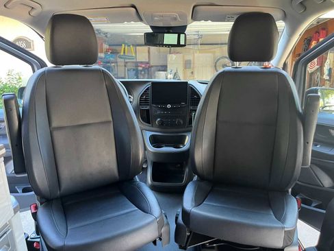 Used 2018 Mercedes-Benz Metris image 7
