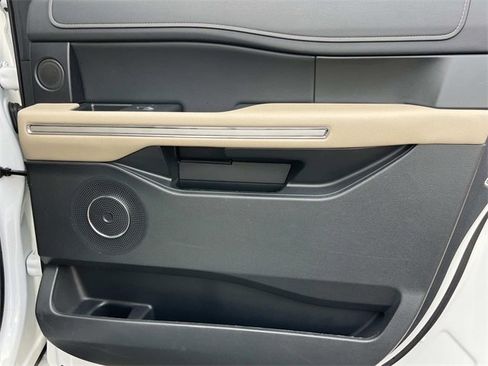 Used 2023 Ford Expedition Max Limited image 21