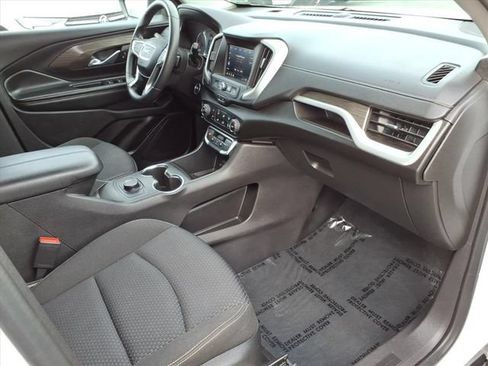 Used 2024 GMC Terrain SLE FWD image 23