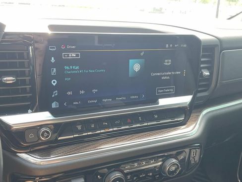 Used 2025 Chevrolet Silverado 2500 LT w/ Safety Package AWD/4WD image 27
