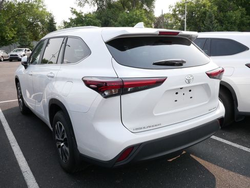 Certified 2026 Toyota Highlander XLE AWD/4WD image 5