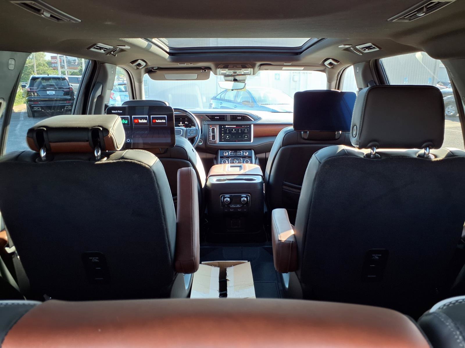 Used 2024 GMC Yukon Denali Ultimate AWD/4WD image 38
