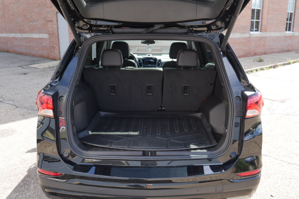 Used 2024 Chevrolet Equinox RS w/ RS Leather Package AWD/4WD image 7