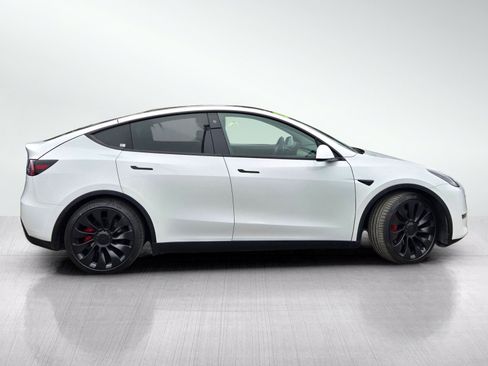 Used 2021 Tesla Model Y Performance AWD/4WD image 3