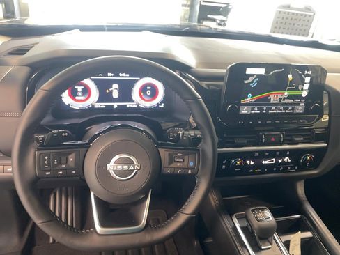 Used 2024 Nissan Pathfinder Platinum w/ Cargo Package image 18