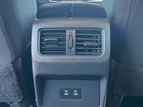 Used 2025 Nissan Rogue SV FWD image 27
