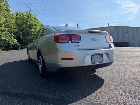 Used 2016 Chevrolet Malibu LT FWD image 12