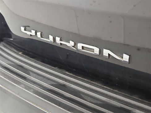 Used 2021 GMC Yukon Denali w/ Denali Premium Package image 12