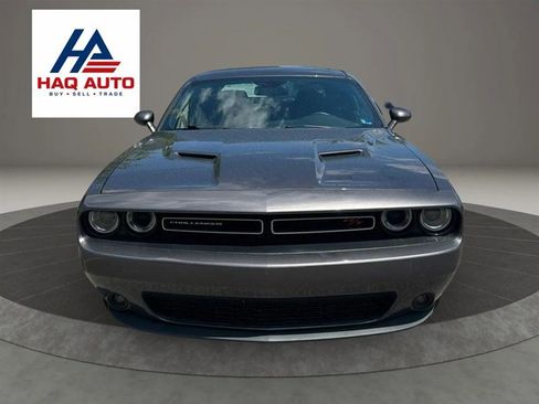 Used 2015 Dodge Challenger R/T w/ Quick Order Package 22B R/T RWD image 2