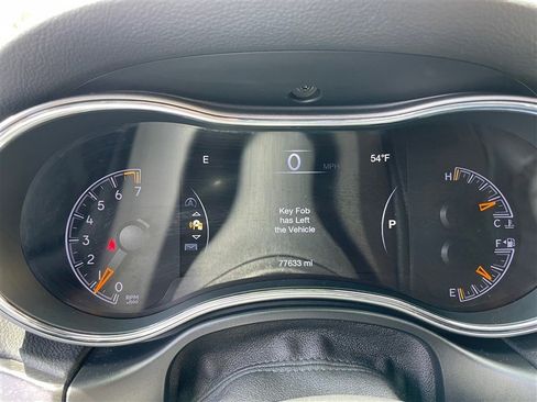 Used 2018 Jeep Grand Cherokee Laredo image 12