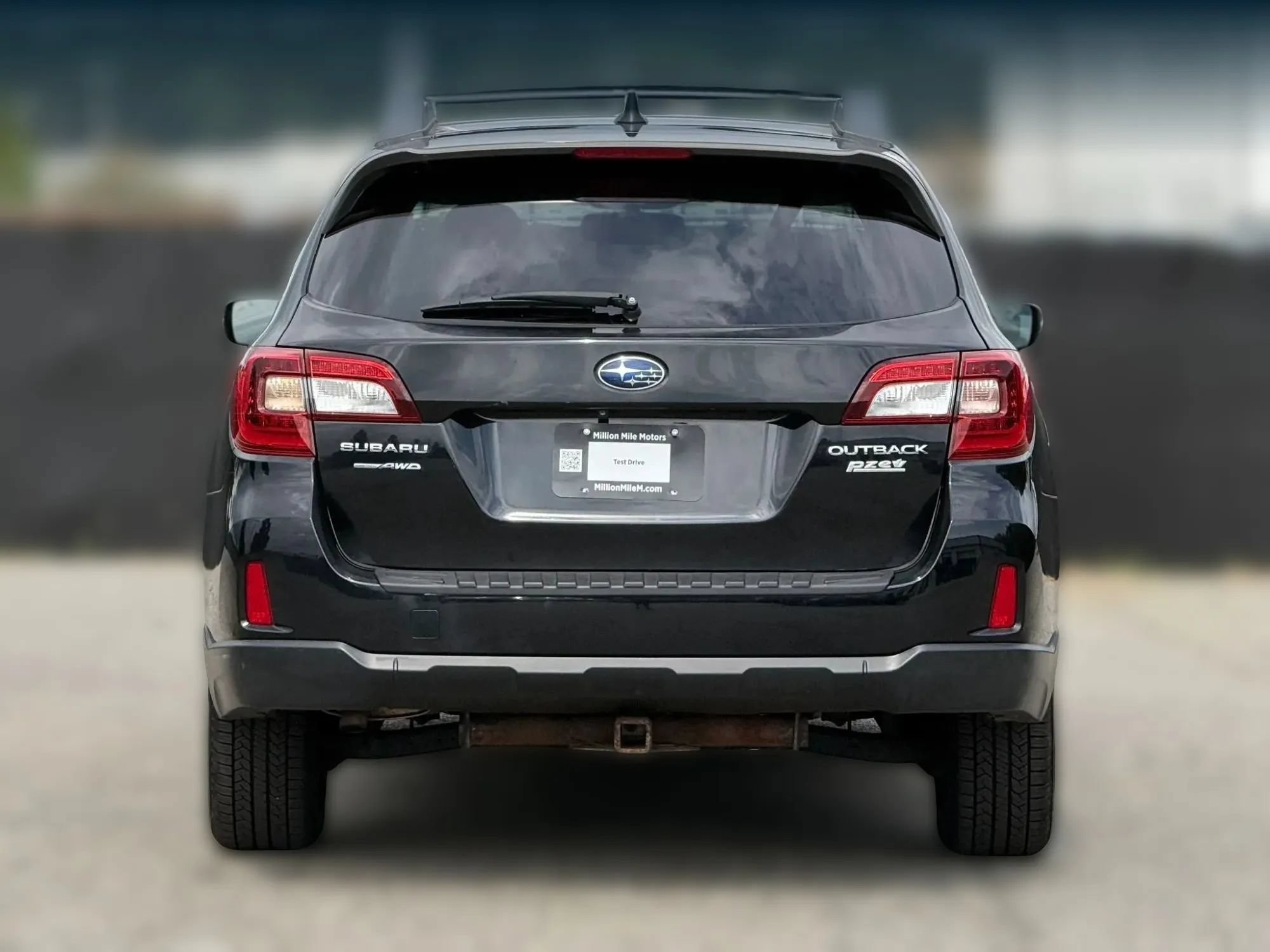Used 2016 Subaru Outback 2.5i Limited AWD/4WD image 4