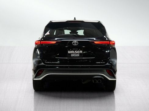 Used 2025 Toyota Highlander XSE AWD/4WD image 4