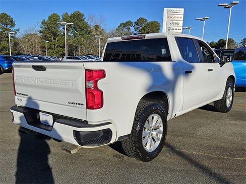 Used 2020 Chevrolet Silverado 1500 Custom w/ Custom Value Package image 11