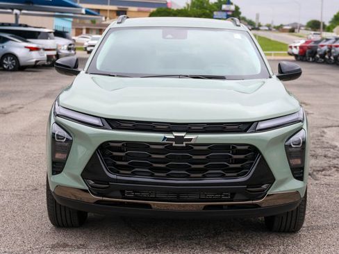 New 2026 Chevrolet Trax ACTIV FWD image 2