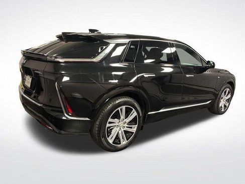 Certified 2024 Cadillac Lyriq Tech w/ Driver Assist Package AWD/4WD image 37
