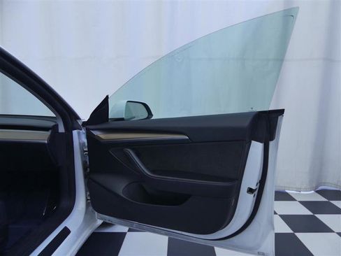 Used 2023 Tesla Model 3 Standard Range image 26