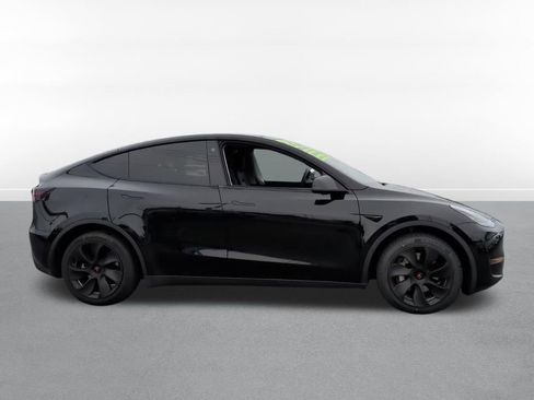 Used 2022 Tesla Model Y Long Range AWD/4WD image 4