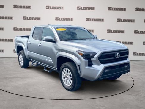 Used 2024 Toyota Tacoma SR5 AWD/4WD image 7