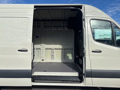 New 2026 Mercedes-Benz Sprinter 2500 image 16