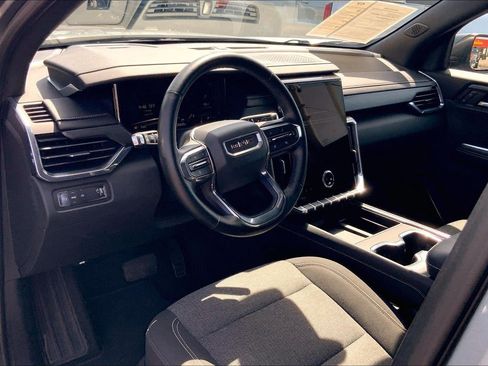 Used 2025 GMC Acadia Elevation FWD image 13