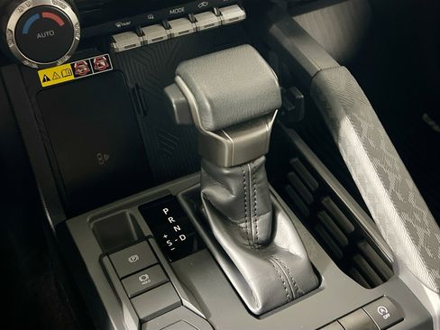 Used 2024 Toyota Tacoma SR5 w/ SR5 Upgrade Package image 25