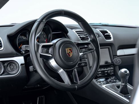 Used 2016 Porsche Cayman GT4 image 40