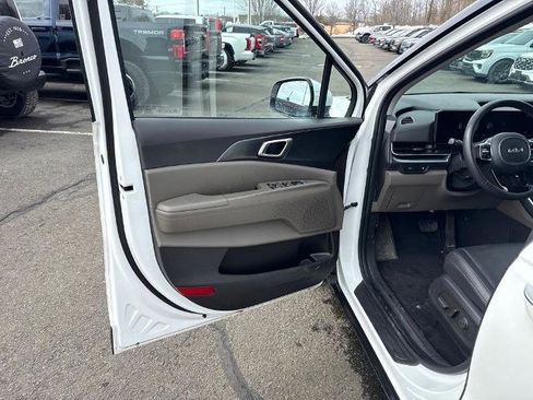 Used 2025 Kia Carnival LXS image 21