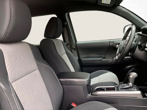 Certified 2023 Toyota Tacoma TRD Off-Road w/ Advanced Technology Package image 29