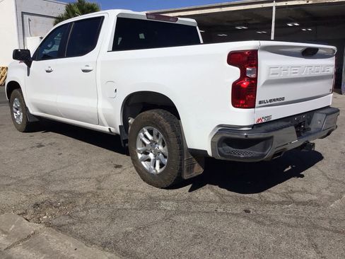Used 2023 Chevrolet Silverado 1500 LT w/ Z71 Off-Road Package AWD/4WD image 2