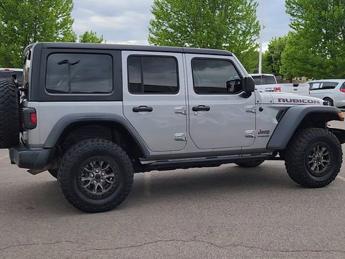 Used 2019 Jeep Wrangler Unlimited Rubicon w/ Cold Weather Group AWD/4WD image 12
