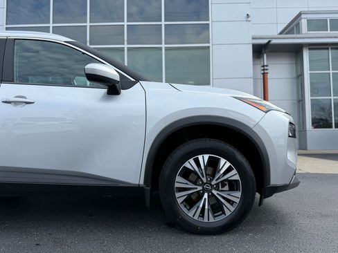 Used 2023 Nissan Rogue SV w/ SV Premium B Package image 10