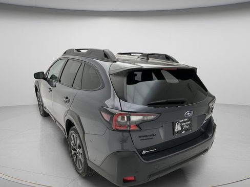 Used 2025 Subaru Outback Onyx Edition AWD/4WD image 6
