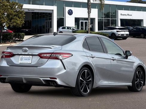 Used 2018 Toyota Camry XSE image 4