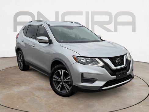 Used 2020 Nissan Rogue SV w/ Premium Package image 4