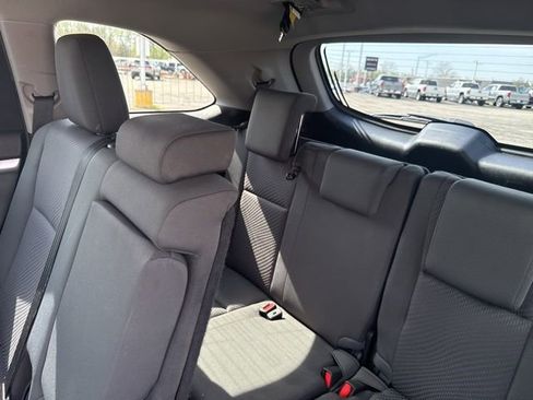 Used 2019 Toyota Highlander LE image 28