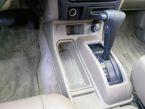 Used 2001 Nissan Frontier SE image 46