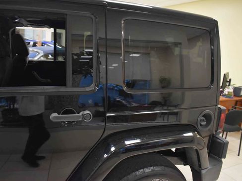 Used 2013 Jeep Wrangler Unlimited Sahara w/ Connectivity Group AWD/4WD image 56