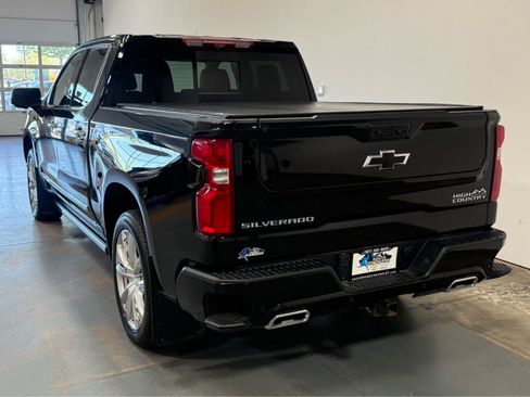 Used 2024 Chevrolet Silverado 1500 High Country AWD/4WD image 3
