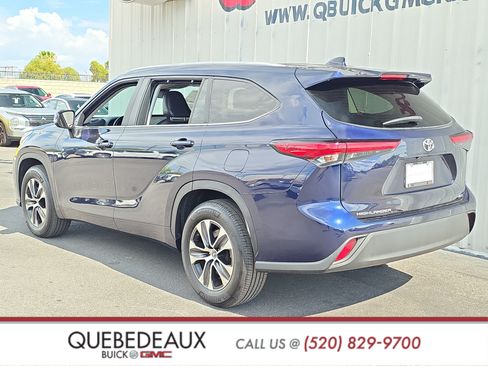 Used 2023 Toyota Highlander XLE FWD image 5