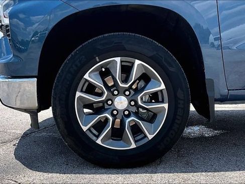 Used 2024 Chevrolet Silverado 1500 LT AWD/4WD image 35