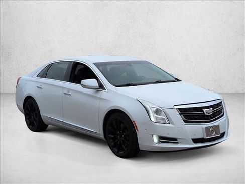 Used 2016 Cadillac XTS Luxury image 3
