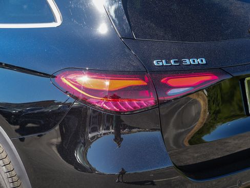 Certified 2026 Mercedes-Benz GLC 300 4MATIC image 11