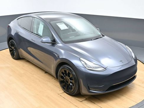 Used 2023 Tesla Model Y Long Range AWD/4WD image 43