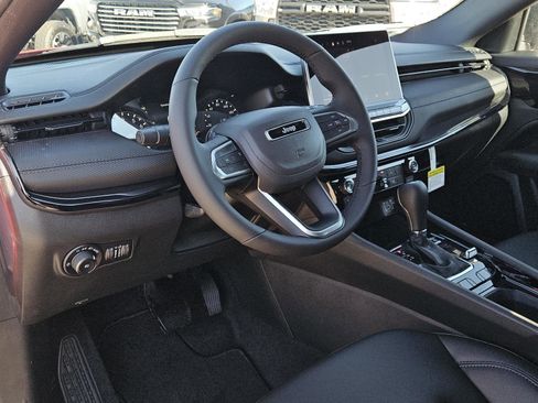 New 2026 Jeep Compass Latitude image 22