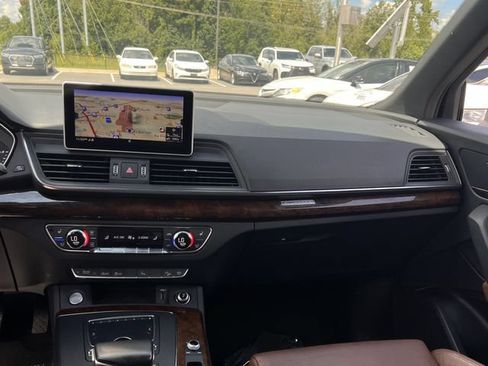 Used 2020 Audi Q5 2.0T Premium Plus w/ Premium Plus Package AWD/4WD image 13