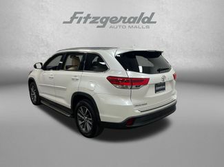 Used 2019 Toyota Highlander XLE FWD video 3