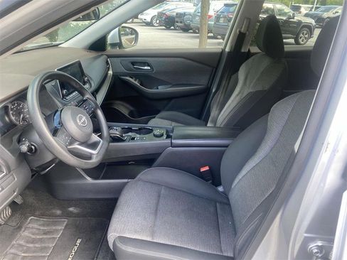 Used 2022 Nissan Rogue SV image 32