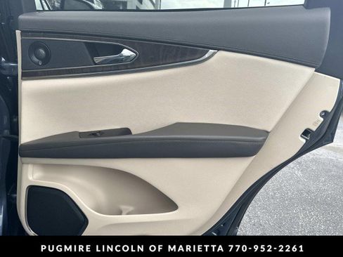 Used 2019 Lincoln Nautilus Reserve FWD image 16